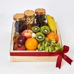 Nuts and Fruits Hamper : Dry Fruit Hampers