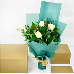 Bouquet Of White And Peach Roses : Flower Delivery in Ajman