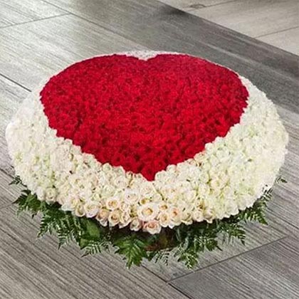 Red N White Roses Basket