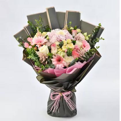 Charming Flowers Grand Bouquet